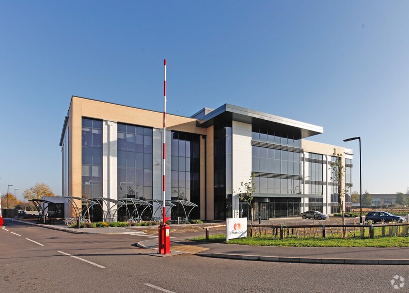 Cygnet Rd, Peterborough à louer - Photo principale - Image 1 de 5