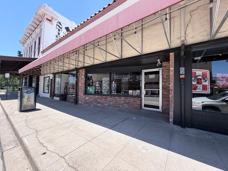 328-340 Oak St, Red Bluff, CA à vendre - Photo du bâtiment - Image 3 de 19