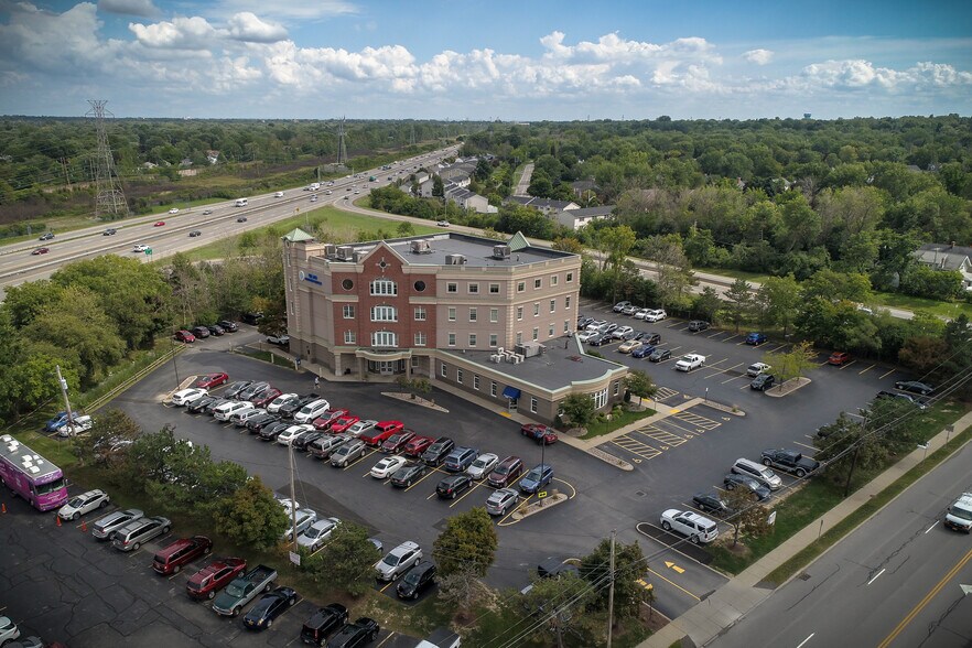 4949 Harlem Rd, Buffalo, NY à louer - Photo du bâtiment - Image 3 de 19
