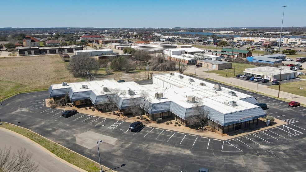 1540 Southtown Dr, Granbury, TX for lease - Building Photo - Image 1 of 6