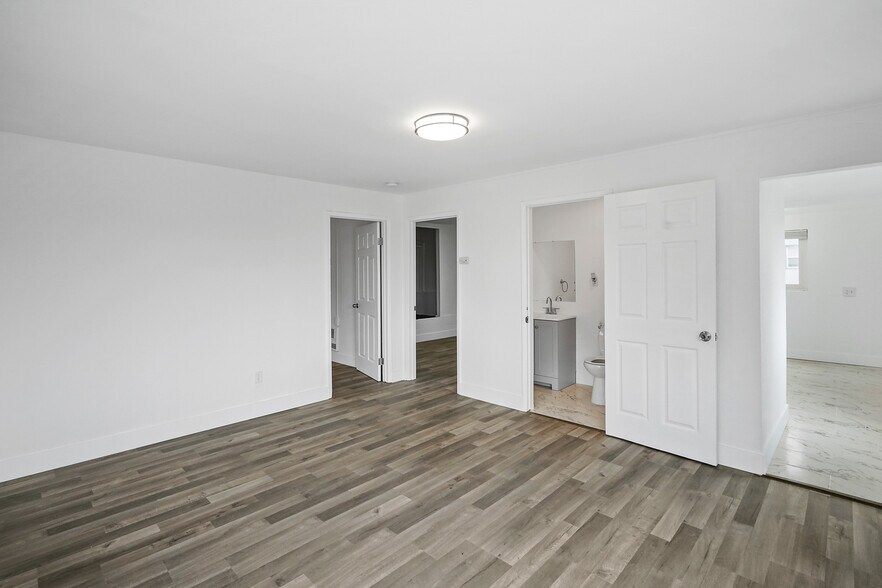 8117 Ney Ave, Oakland, CA à vendre - Photo du bâtiment - Image 1 de 26