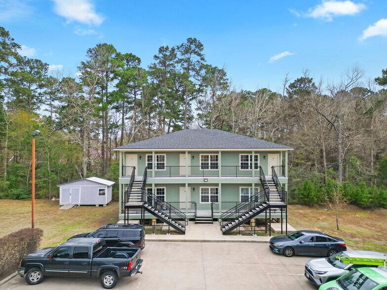 409 Beto St, Huntsville, TX à vendre - Photo du bâtiment - Image 1 de 11