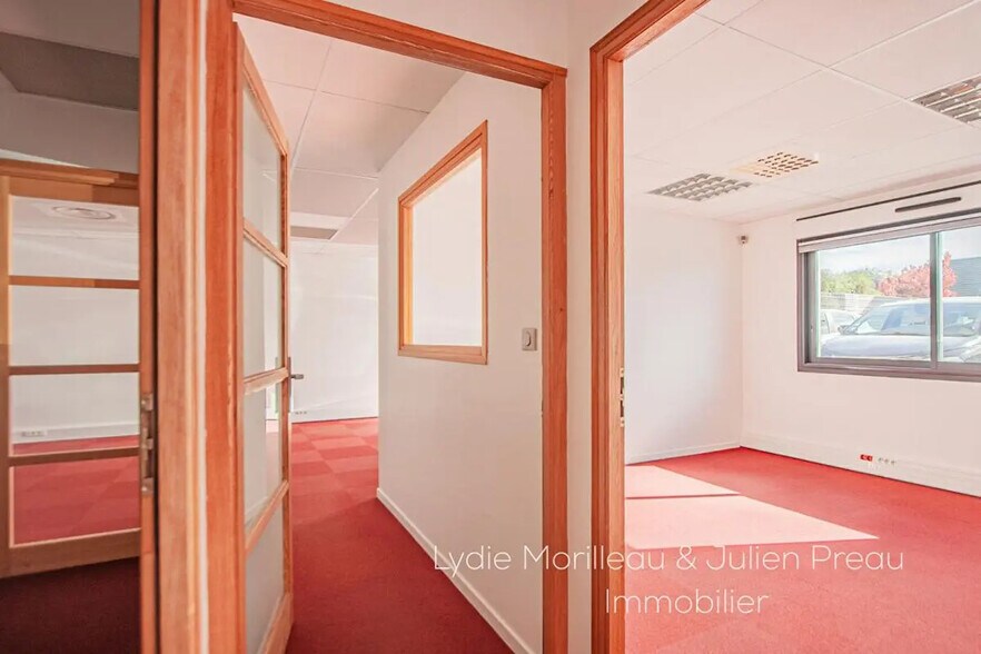 Office in Basse-Goulaine for lease - Interior Photo - Image 1 of 6