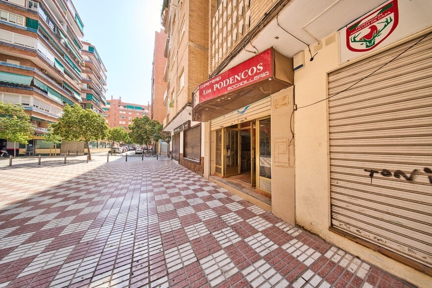 Retail in Granada for sale - Building Photo - Image 3 of 21