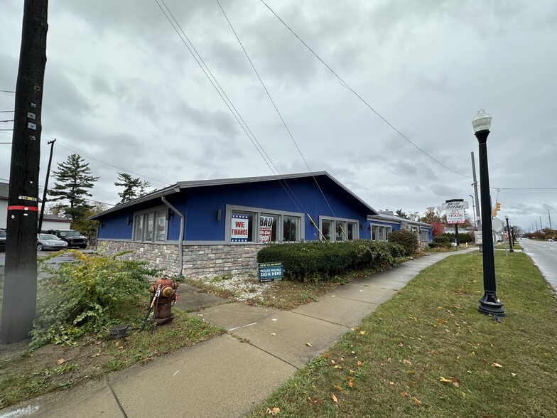 28333 Grand River Ave, Farmington Hills, MI for lease - Building Photo - Image 3 of 12