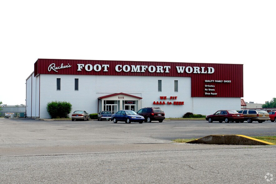 5115 Oak Grove Rd, Evansville, IN à vendre - Photo principale - Image 1 de 22