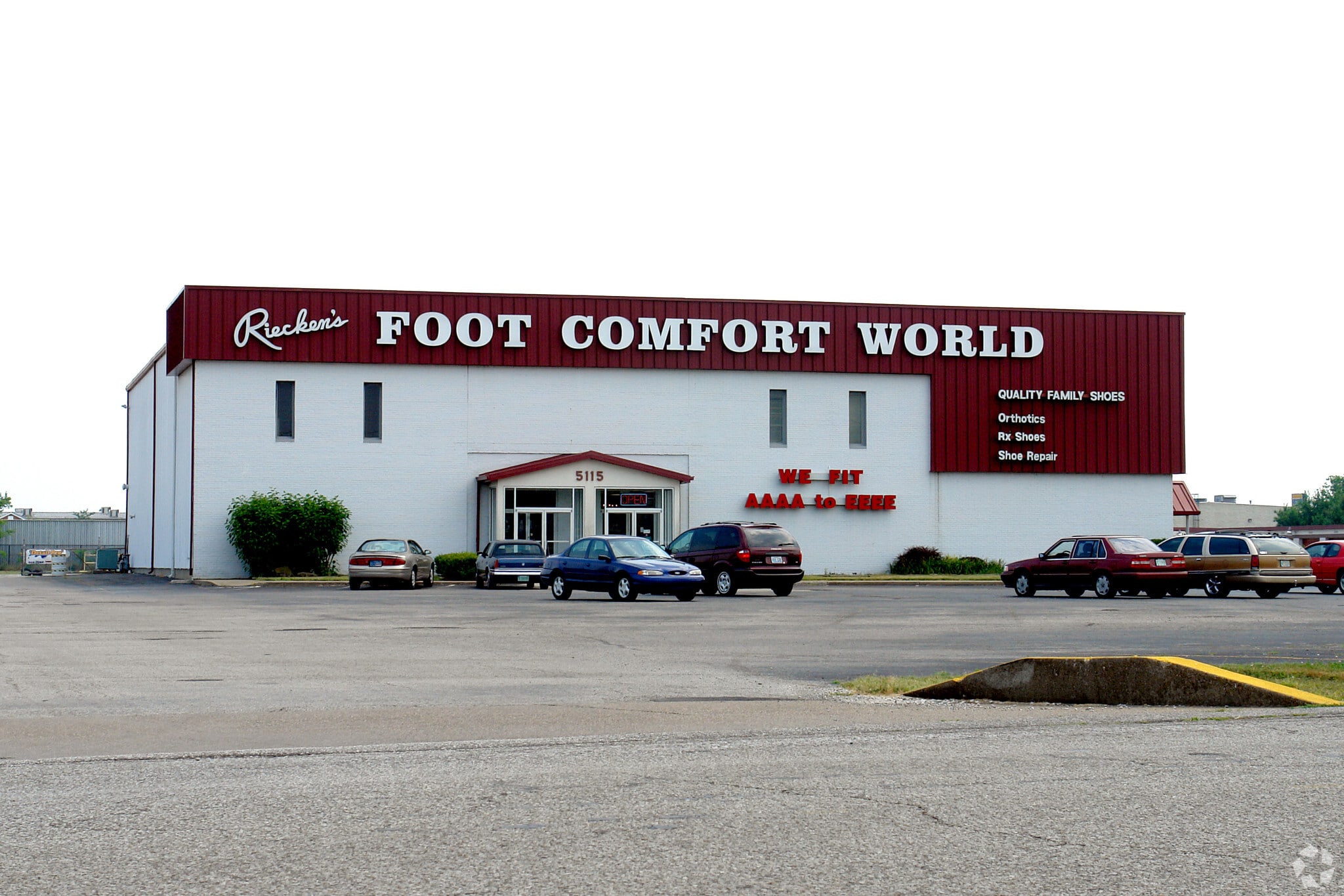 5115 Oak Grove Rd, Evansville, IN for sale Primary Photo- Image 1 of 23