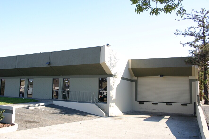 442-446 Nelo St, Santa Clara, CA à louer - Photo du bâtiment - Image 1 de 1