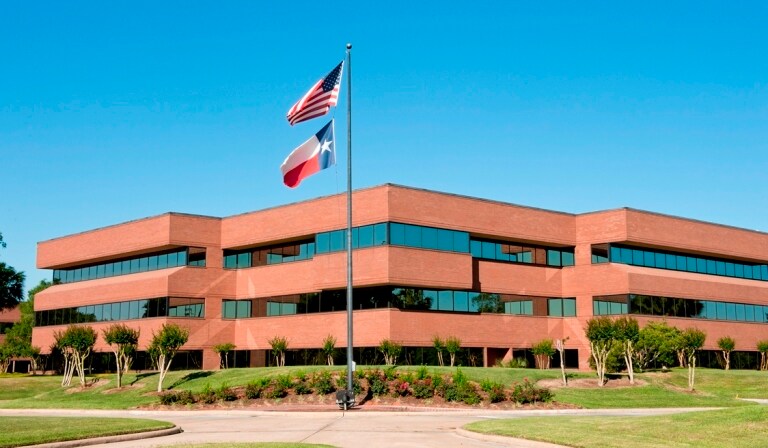 4001 Technology Dr, Angleton, TX à louer - Photo du bâtiment - Image 1 de 21