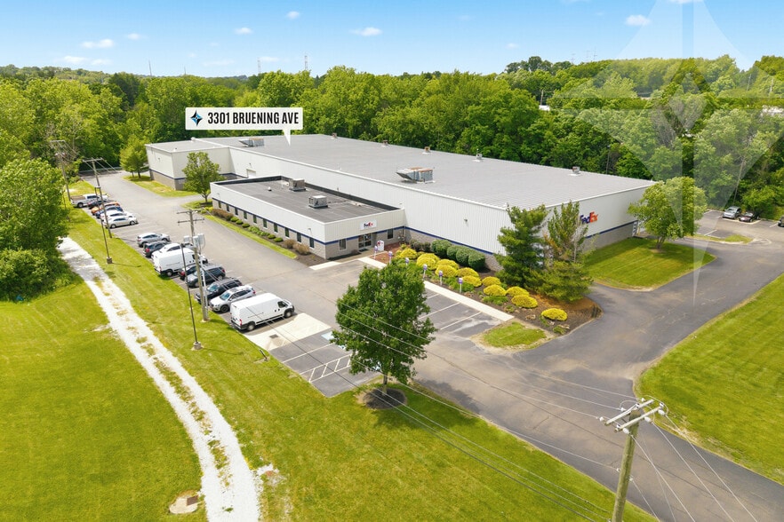 3301 Bruening Ave SW, Canton, OH for lease - Building Photo - Image 1 of 31