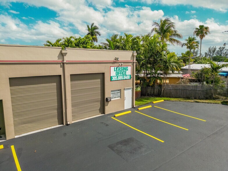 8238-8270 NW South River Dr, Miami, FL à louer - Photo du bâtiment - Image 2 de 29