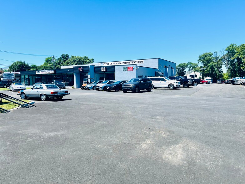 840 Old Country Rd, Riverhead, NY à vendre - Photo du bâtiment - Image 2 de 15