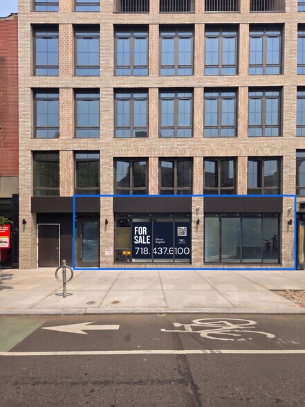717 Grand St, Brooklyn, NY à vendre - Photo du bâtiment - Image 2 de 5