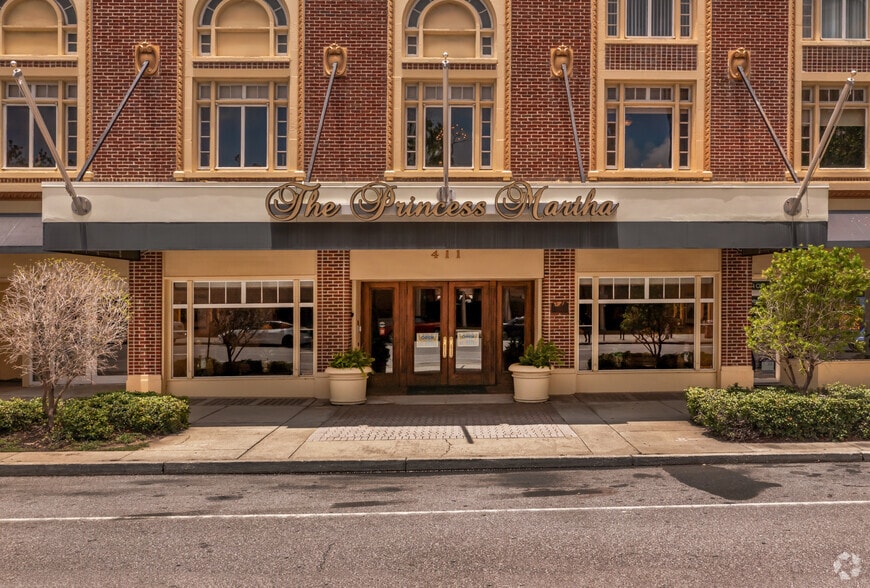 411-415 1st Ave N, Saint Petersburg, FL for lease - Building Photo - Image 2 of 9