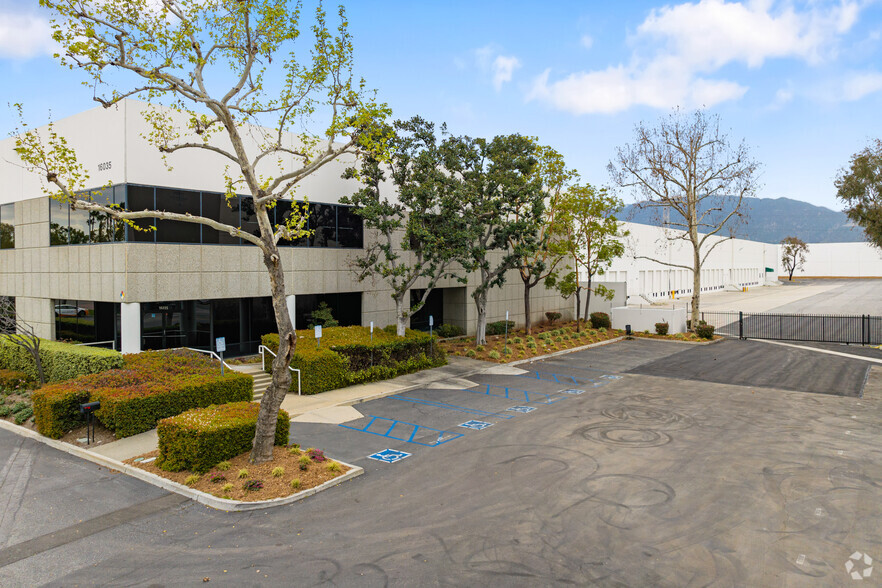 16033-16035 Arrow Hwy, Irwindale, CA for lease - Building Photo - Image 2 of 9