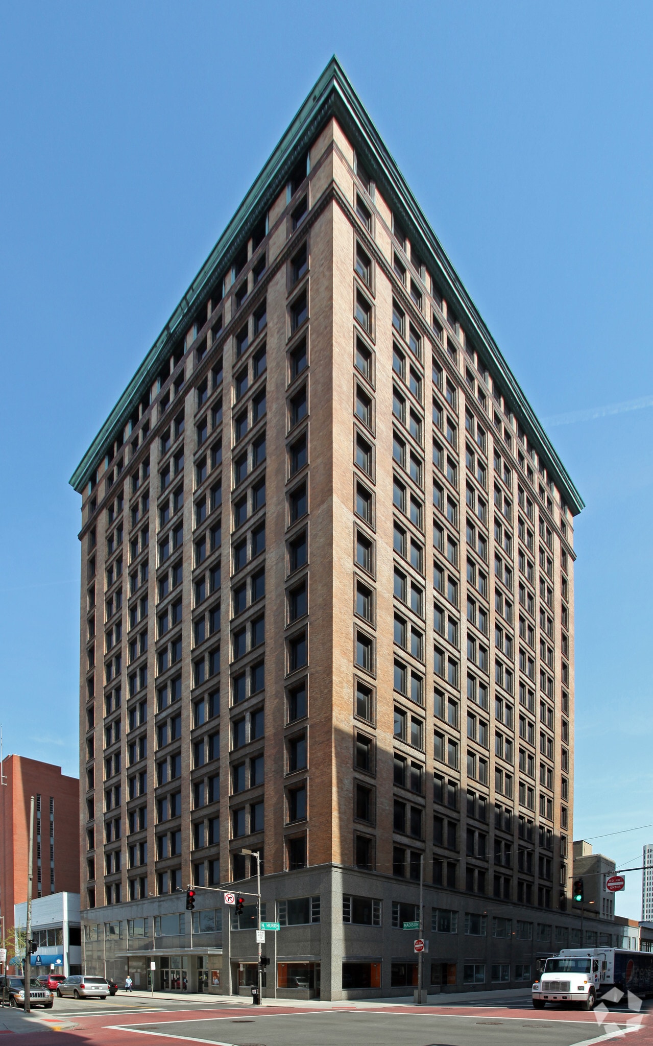 608 Madison Ave, Toledo, OH à louer Photo principale- Image 1 de 6