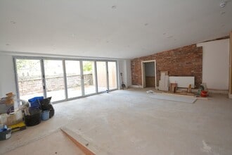 1 Westgate, Southwell for lease Interior Photo- Image 1 of 6