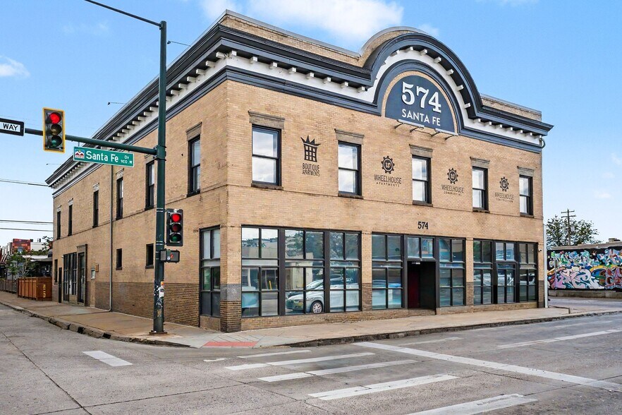 574 Santa Fe Dr, Denver, CO à louer - Photo du bâtiment - Image 1 de 25