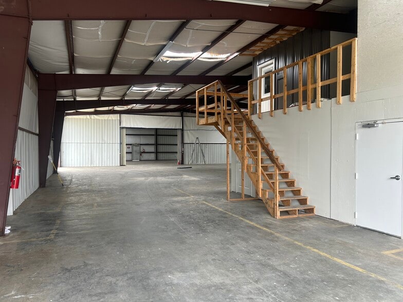 2718 Ruby St, Gonzales, LA à vendre - Photo du bâtiment - Image 2 de 33