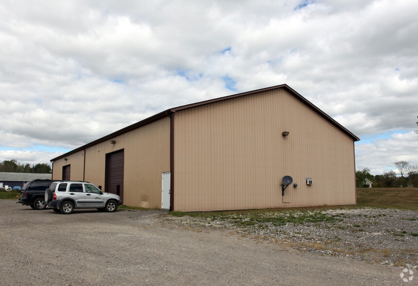 66605 S Forest Ave, Lenox Township, MI à louer - Photo du bâtiment - Image 2 de 3