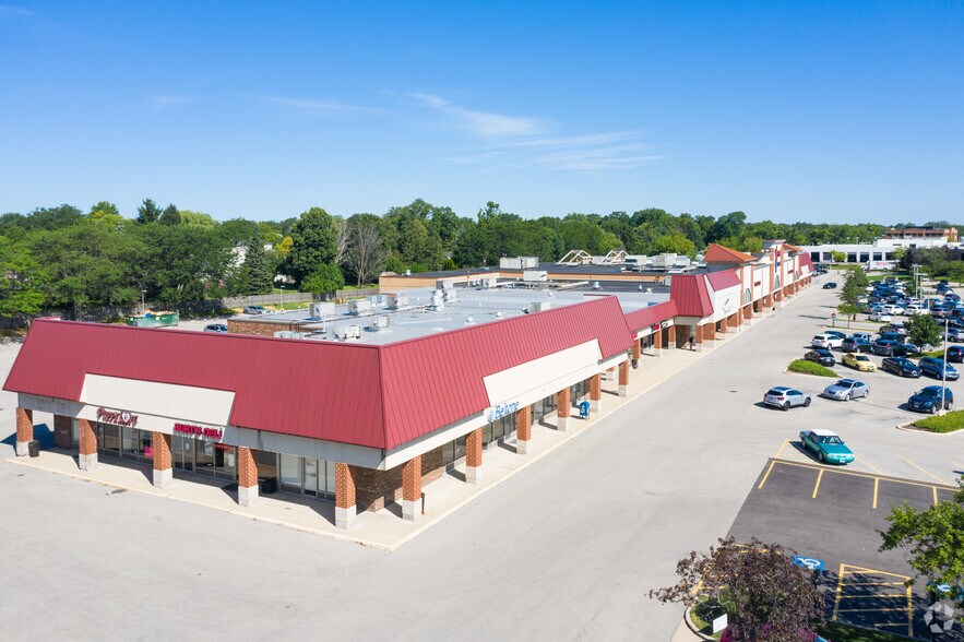 1125-1199 S Milwaukee Ave, Libertyville, IL à louer - Photo du bâtiment - Image 3 de 17