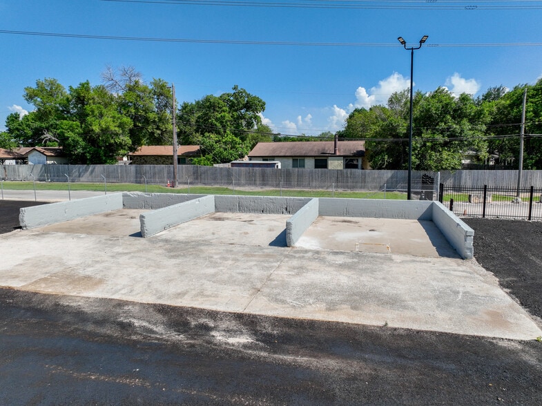 14732 Bulverde Rd, San Antonio, TX à louer - Photo du bâtiment - Image 3 de 29