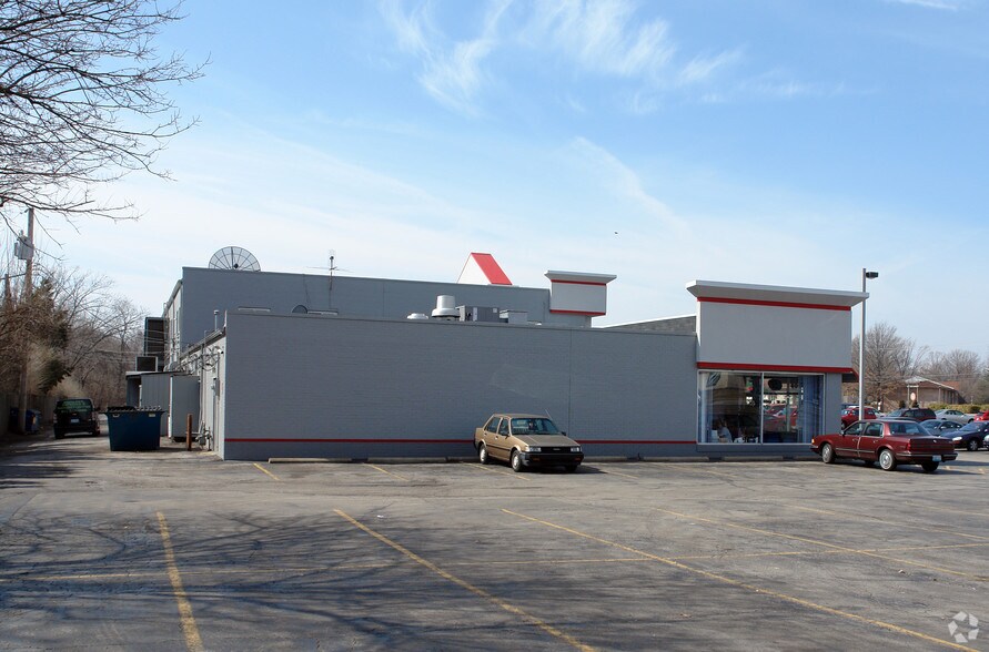 11820-11832 Tesson Ferry Rd, Saint Louis, MO à louer - Photo du bâtiment - Image 3 de 8