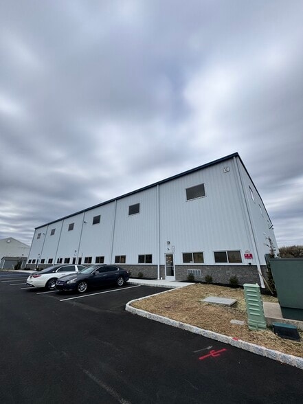330 Roycefield Rd, Hillsborough, NJ for lease - Building Photo - Image 3 of 6