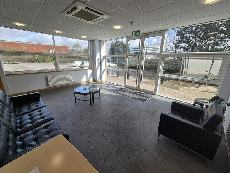 Renown Ave, Coventry à louer - Photo du bâtiment - Image 3 de 7