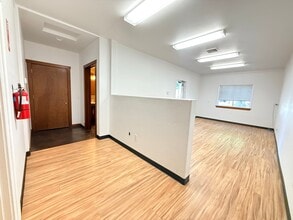 1212 Columbia Park Trl, Richland, WA for lease Interior Photo- Image 2 of 11