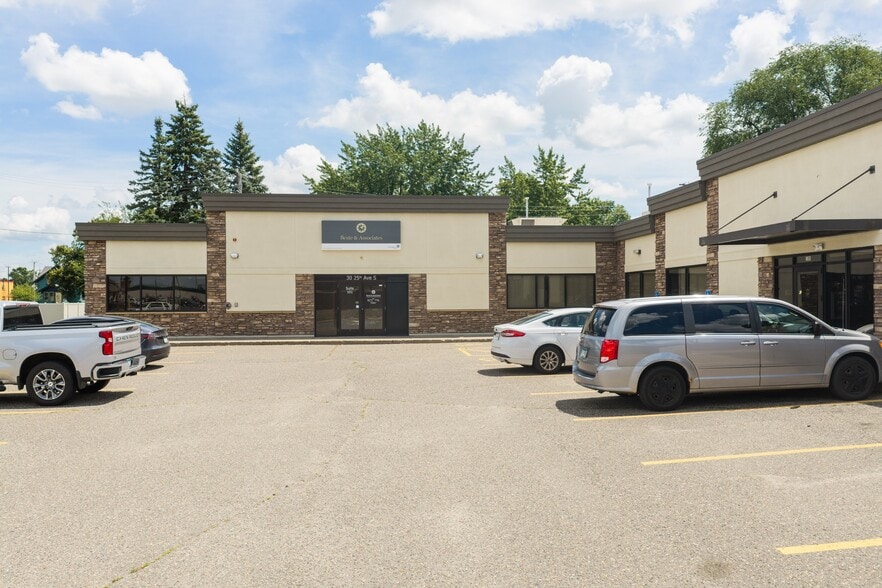 30 25th Ave S, Saint Cloud, MN for sale - Building Photo - Image 2 of 5