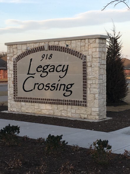 918 E Pleasant Run Rd, Cedar Hill, TX à louer - Autre - Image 3 de 6