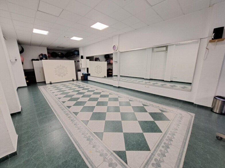 Retail in Carcaixent, Valencia for sale - Interior Photo - Image 3 of 8