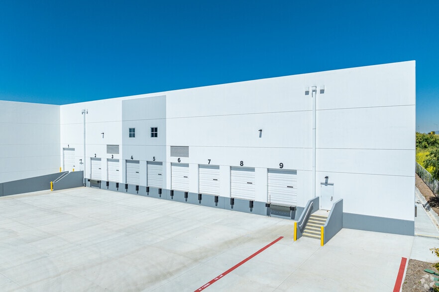 8841 Sage Way, San Diego, CA for lease - Building Photo - Image 3 of 13