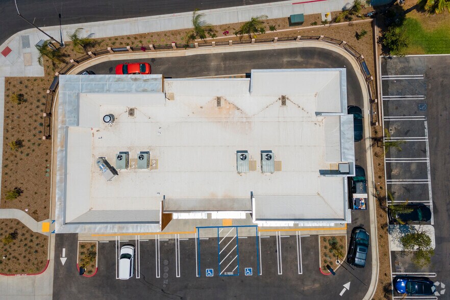 1107 E Valley Pky, Escondido, CA à louer - Aérien - Image 3 de 11