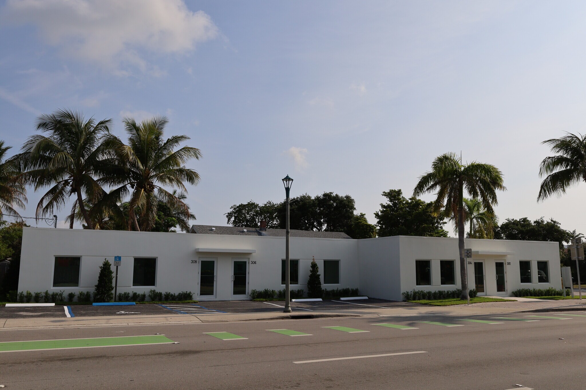 302-308 Lucerne Ave, Lake Worth, FL à louer Photo principale- Image 1 de 11