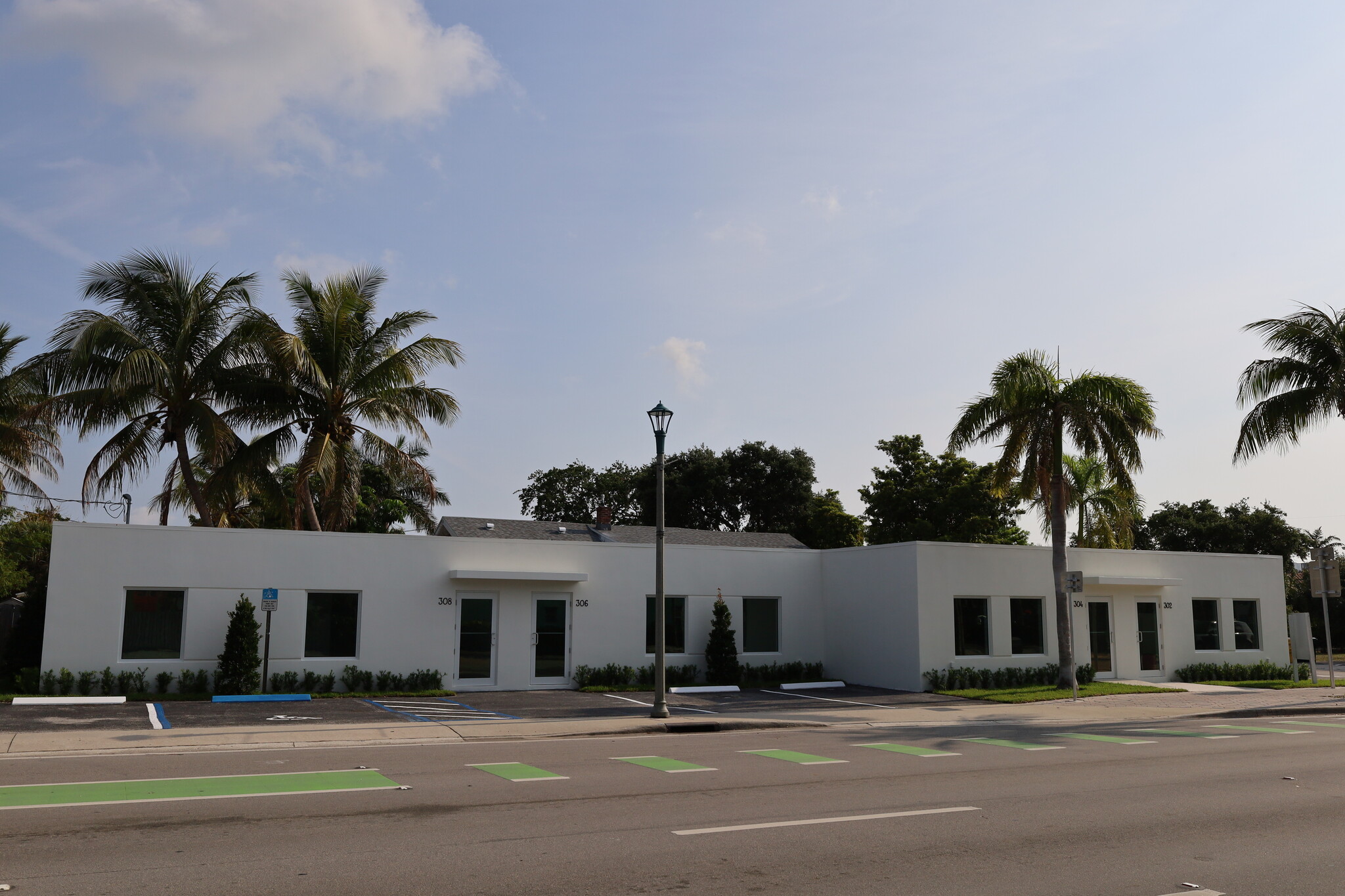 302-308 Lucerne Ave, Lake Worth, FL for lease Primary Photo- Image 1 of 11