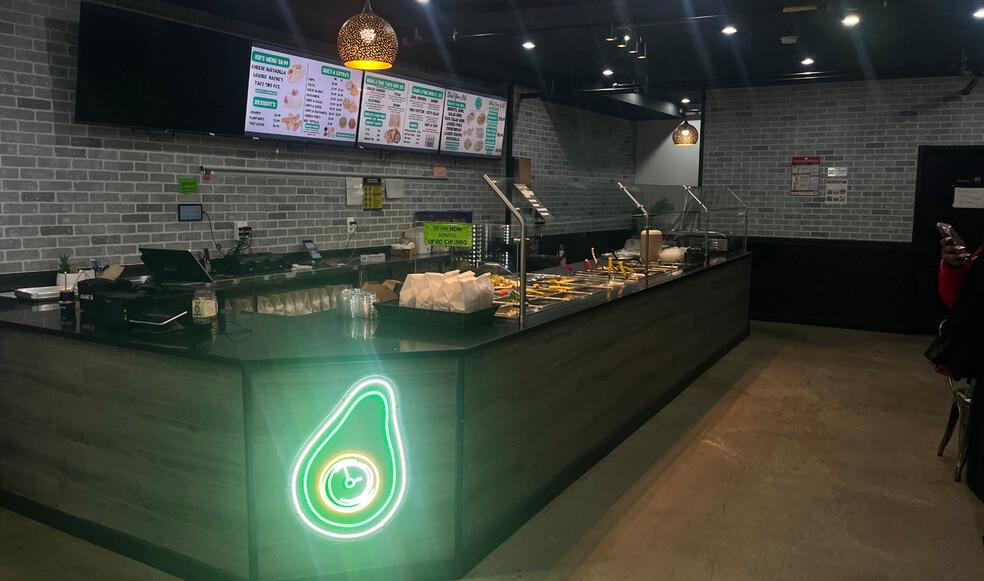 153 Grand St, Brooklyn, NY for lease - Building Photo - Image 2 of 8