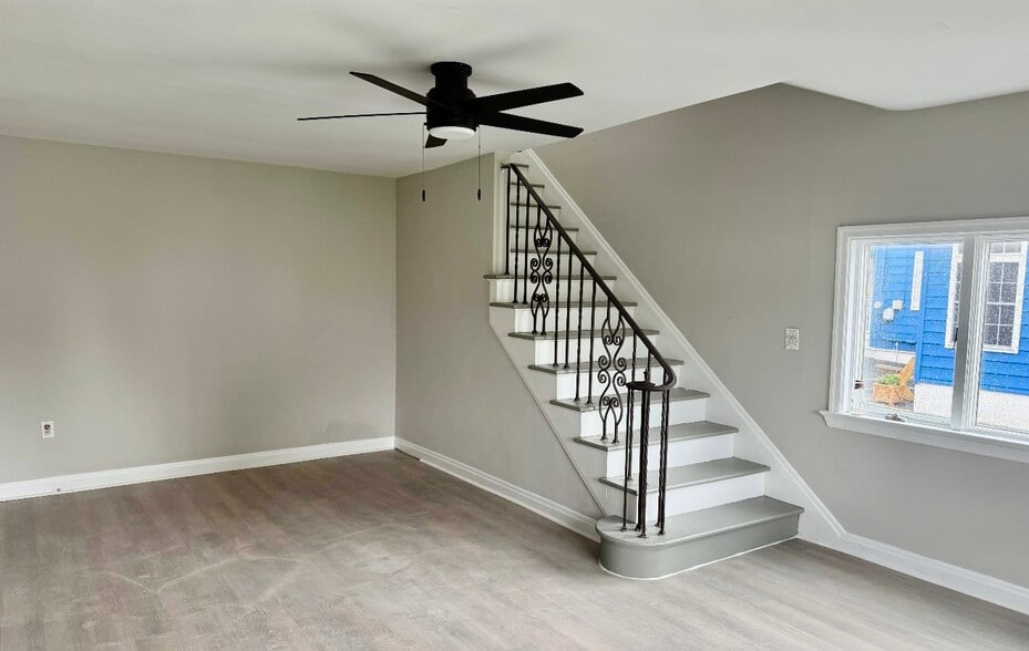 288 Main St, Pittston, PA for sale - Interior Photo - Image 2 of 9