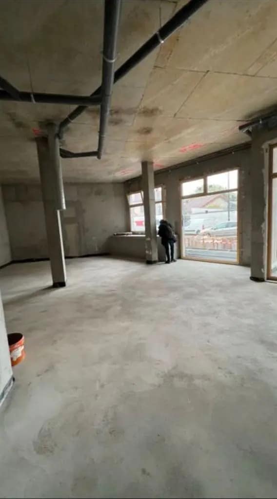 Retail in Saint-Maur-des-Fossés for lease Interior Photo- Image 1 of 5