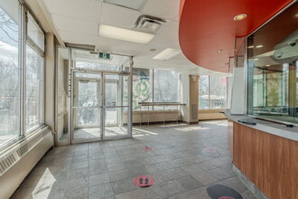 6555 Ch De La Côte-Des-Neiges, Montréal, QC for lease Building Photo- Image 1 of 1