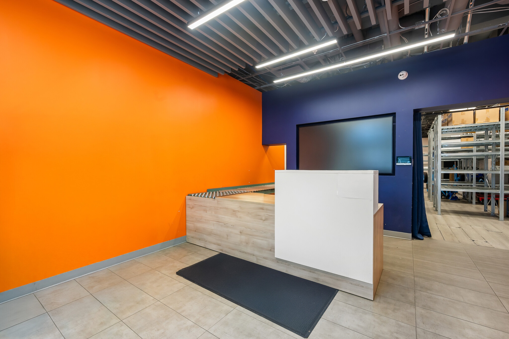 109 2nd Av W, Vancouver, BC for lease Interior Photo- Image 1 of 7