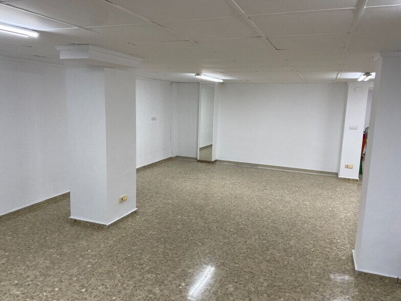 Office in Alzira, Valencia for lease - Building Photo - Image 2 of 10