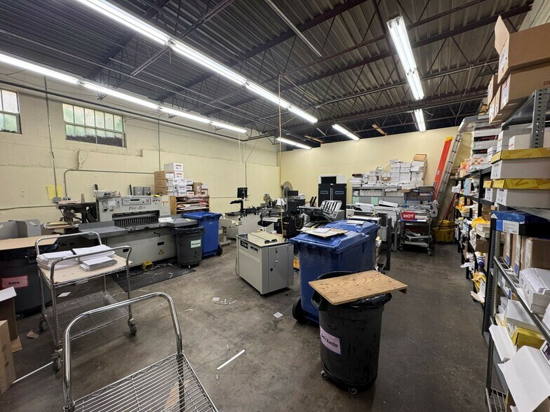 40 Oval Rd, Quincy, MA for lease - Building Photo - Image 3 of 8
