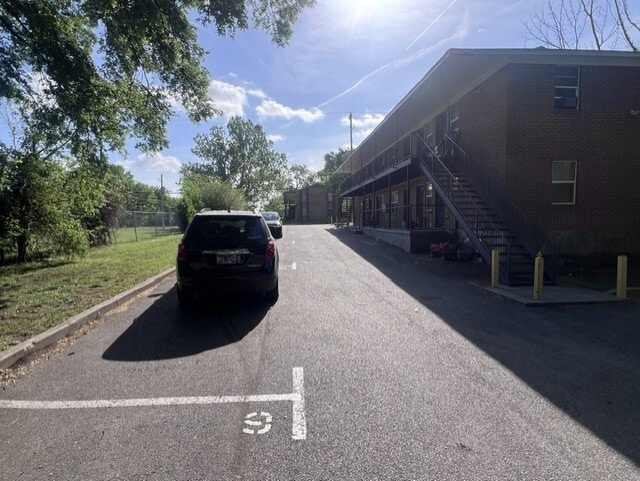 957 Wellington St, Memphis, TN for sale - Building Photo - Image 2 of 24