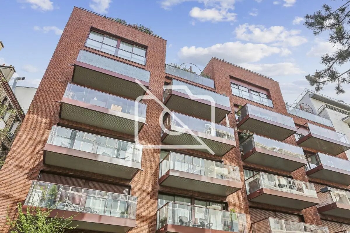 Office in Montrouge for lease Building Photo- Image 1 of 20