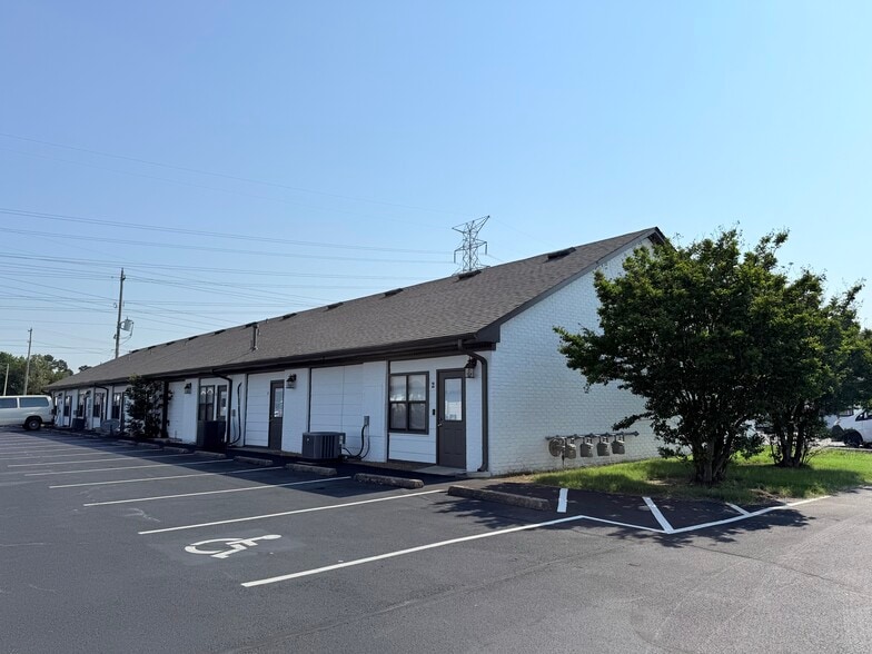 6850-6890 Hillshire Dr, Memphis, TN for lease - Building Photo - Image 2 of 5