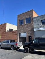 3000 SF WAREHOUSE WITH 30' CEILING AND PATIO - Entrepôt