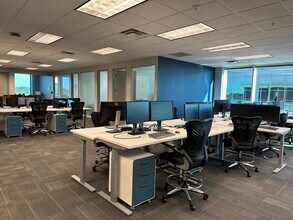 4600 Touchton Rd, Jacksonville, FL à louer Photo intérieure- Image 1 de 43