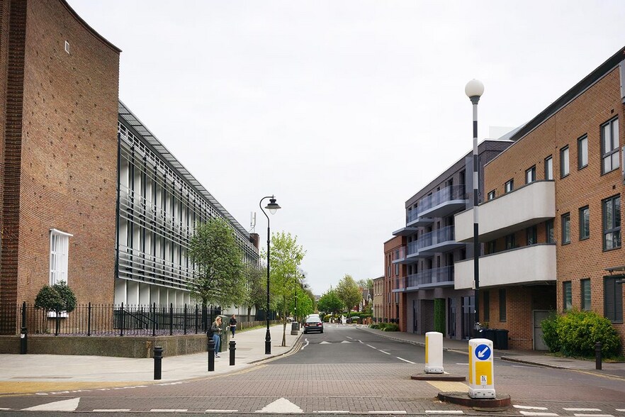 92-98 Warwick Rd, Londres à vendre - Photo du bâtiment - Image 3 de 4
